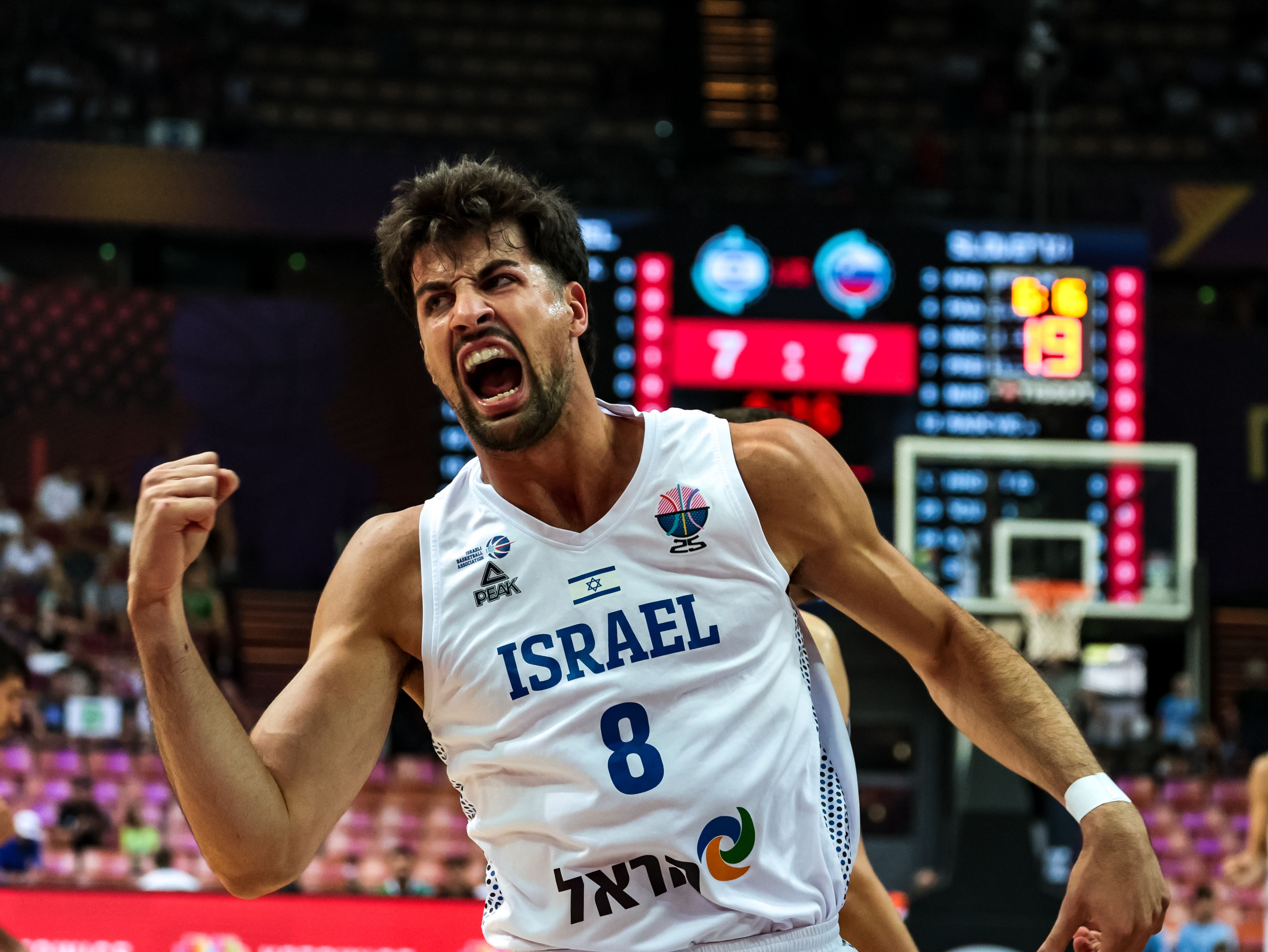 杨瀚森队友！阿夫迪亚欧锦赛场均24.0分6.8篮板2.0助攻2.0抢断