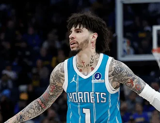 开云登录入口-鲍尔全场15投仅1中，三分10中0得到2分5篮板7助攻2抢断1封盖